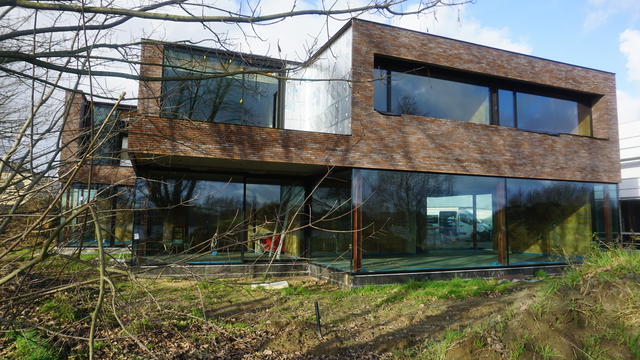 Bouwen van een vrijstaande woning te Eke